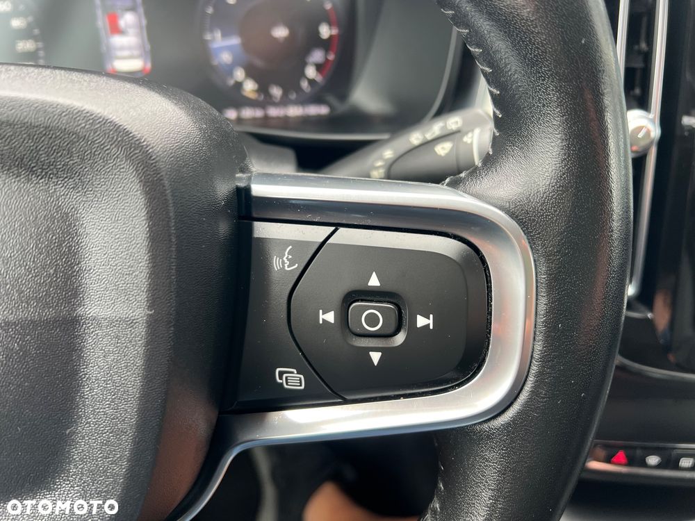 Volvo XC 40 D3 AWD R-Desgin - 34