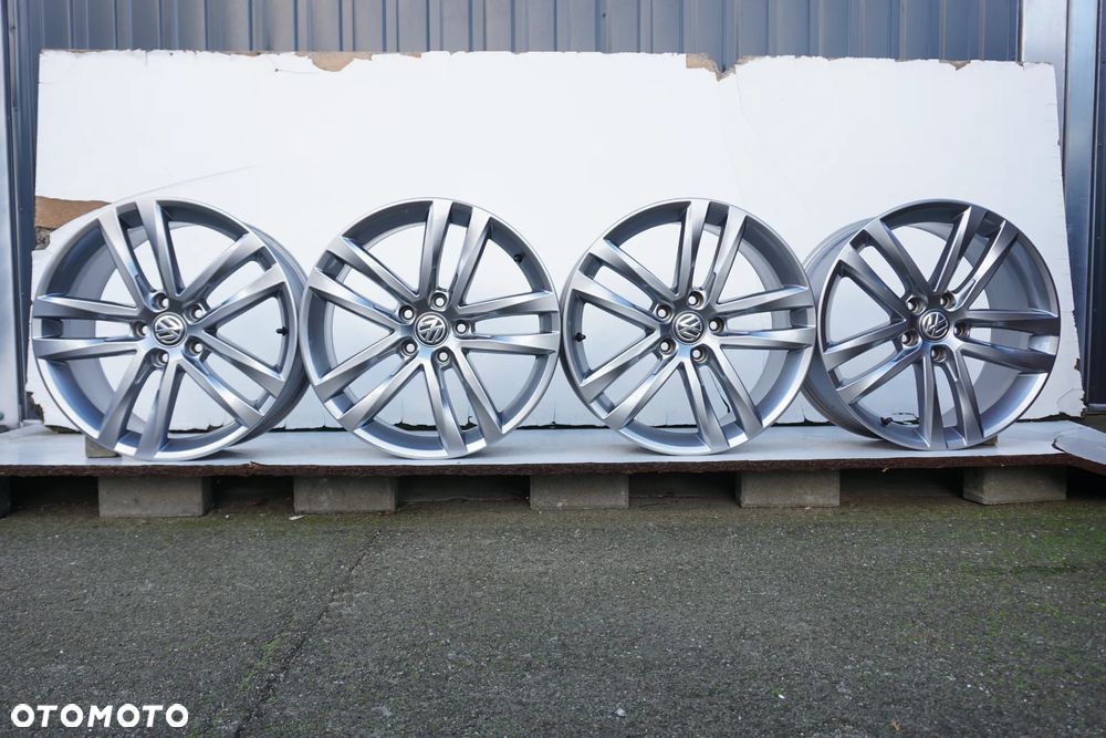 Volkswagen 5x112 18 7,5J et51 stan bdb - 4