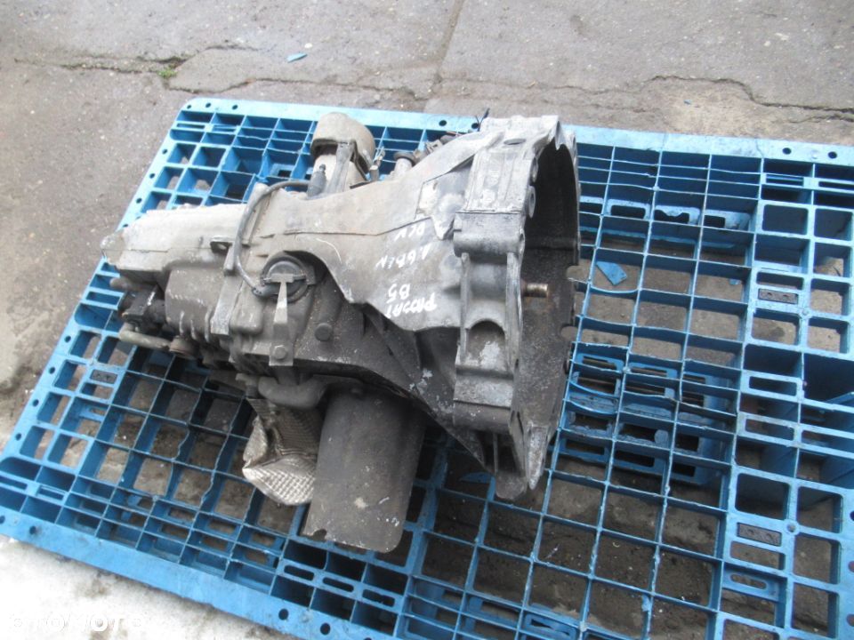 SKRZYNIA BIEGÓW VW PASSAT B5 1.6 BENZYNA DCN - 6