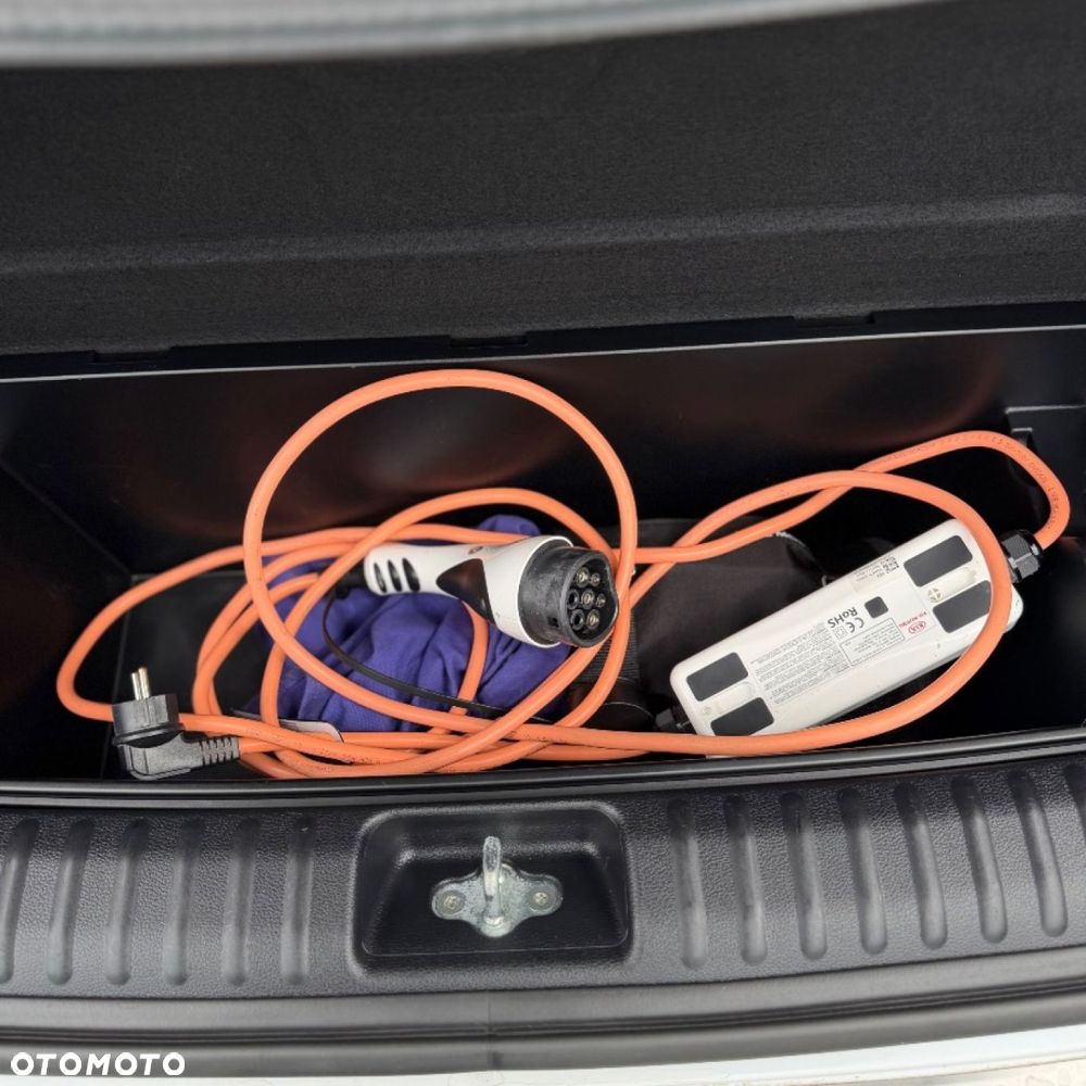 Kia Ceed - 10