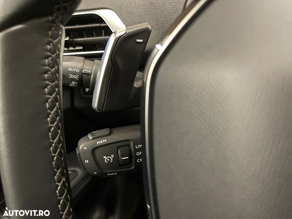 Peugeot 3008 Plug-In Hybrid 225 e-EAT8 Allure Pack - 27