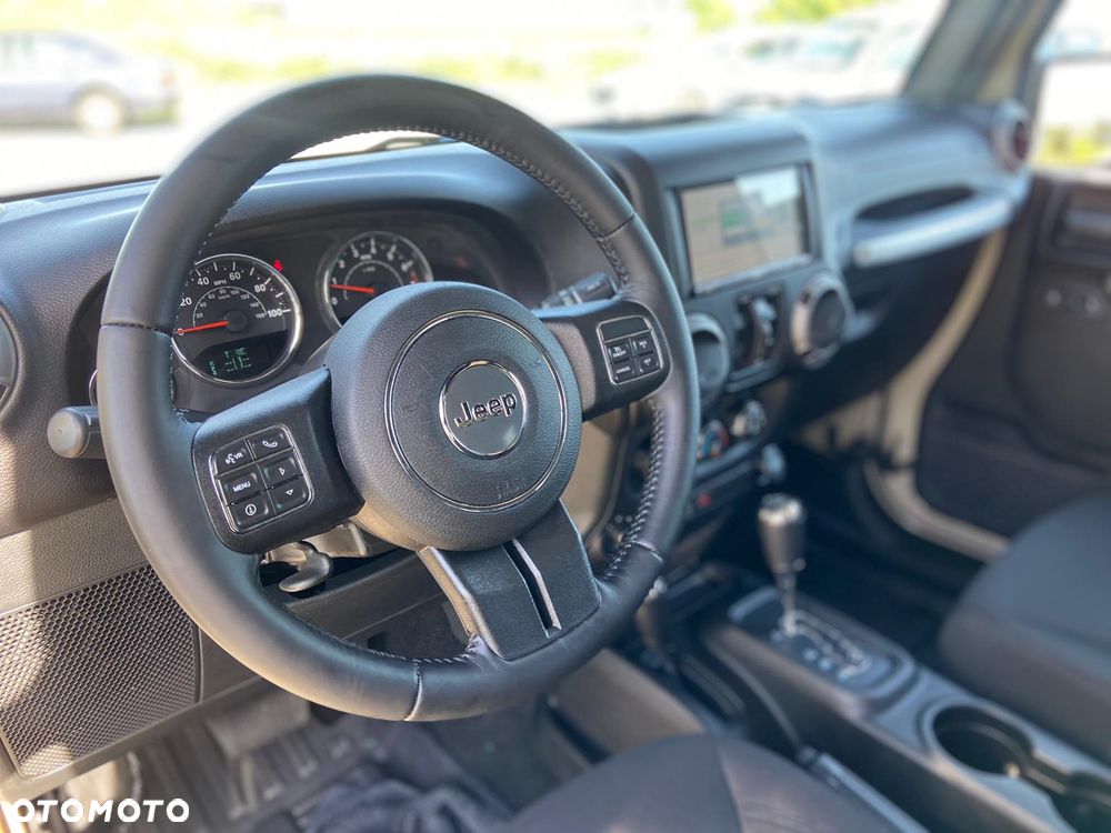 Jeep Wrangler 3.6 Unlim X - 17