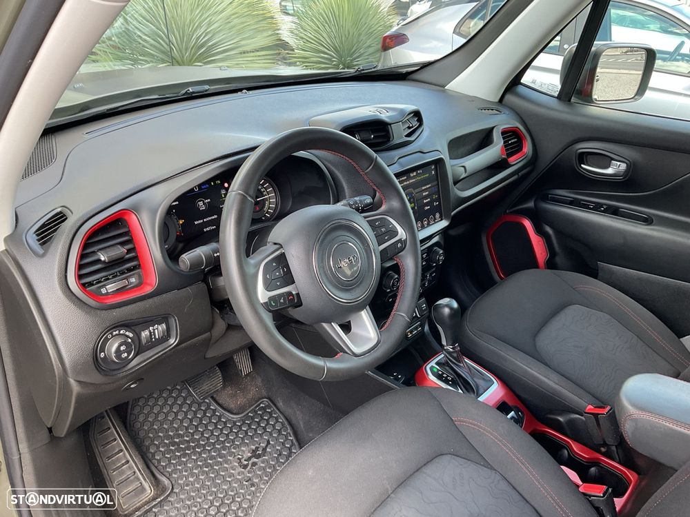 Jeep Renegade 1.3 TG Trailhawk - 28