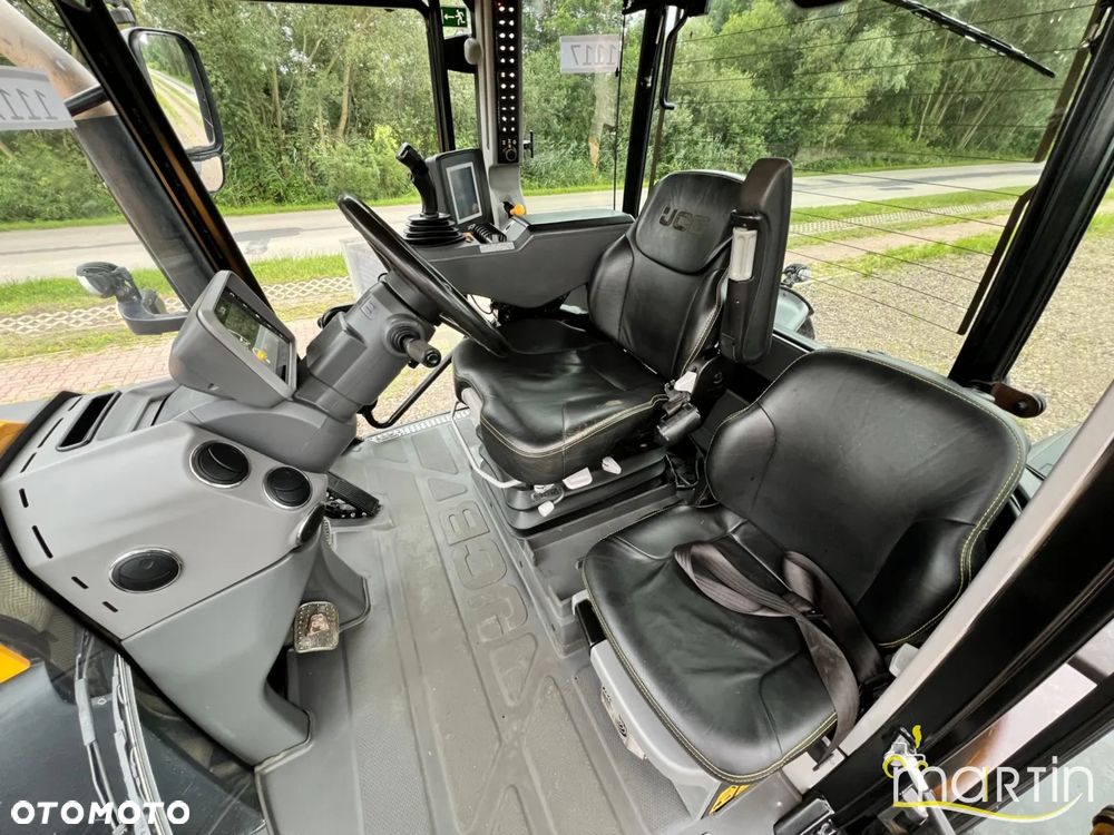 JCB Fastrac 4220 - 9