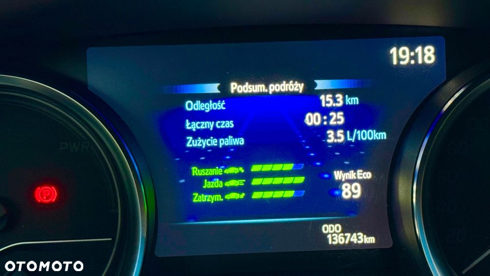 Toyota Camry 2.5 Hybrid Executive CVT - 3