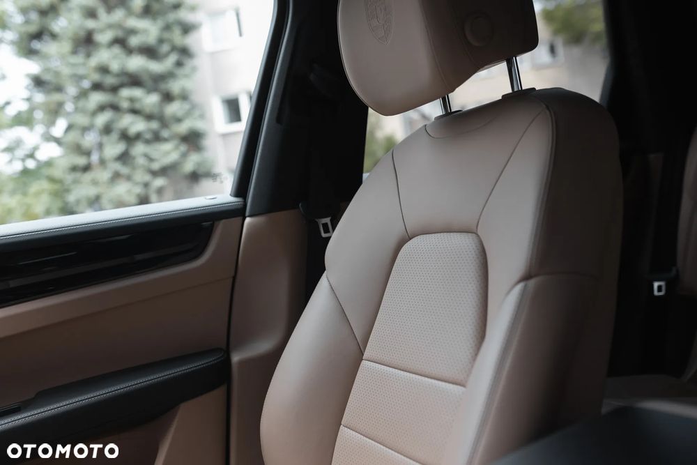 Porsche Cayenne Standard - 23