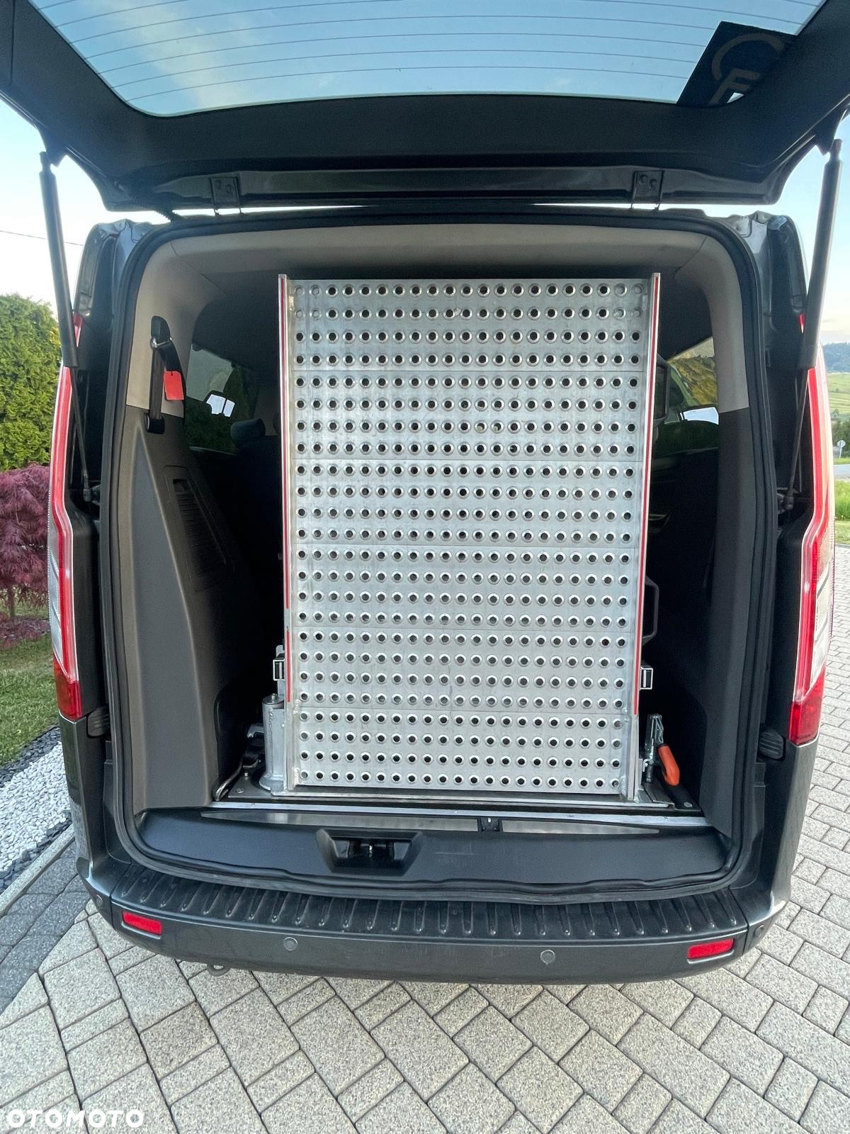 Ford Tourneo Custom 320 L2H1 VA Autm Titanium X - 9