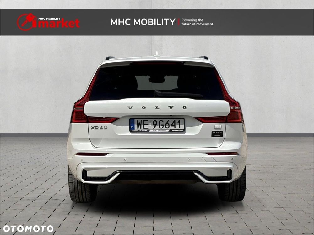 Volvo XC 60 T6 Plug-In Hybrid AWD Plus Dark - 4