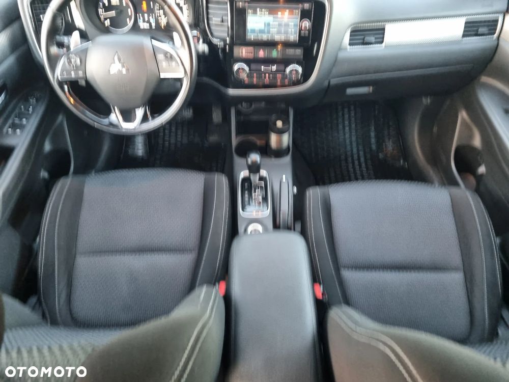 Mitsubishi Outlander 2.2 DID Intense + 4WD - 18