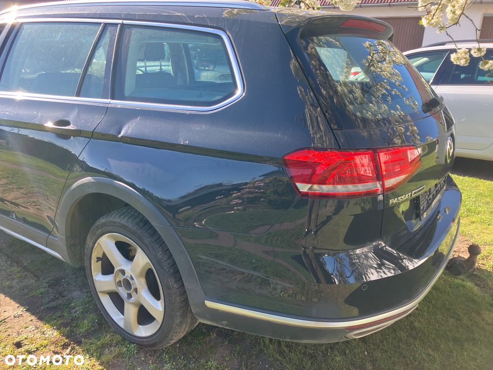 Volkswagen Passat - 4
