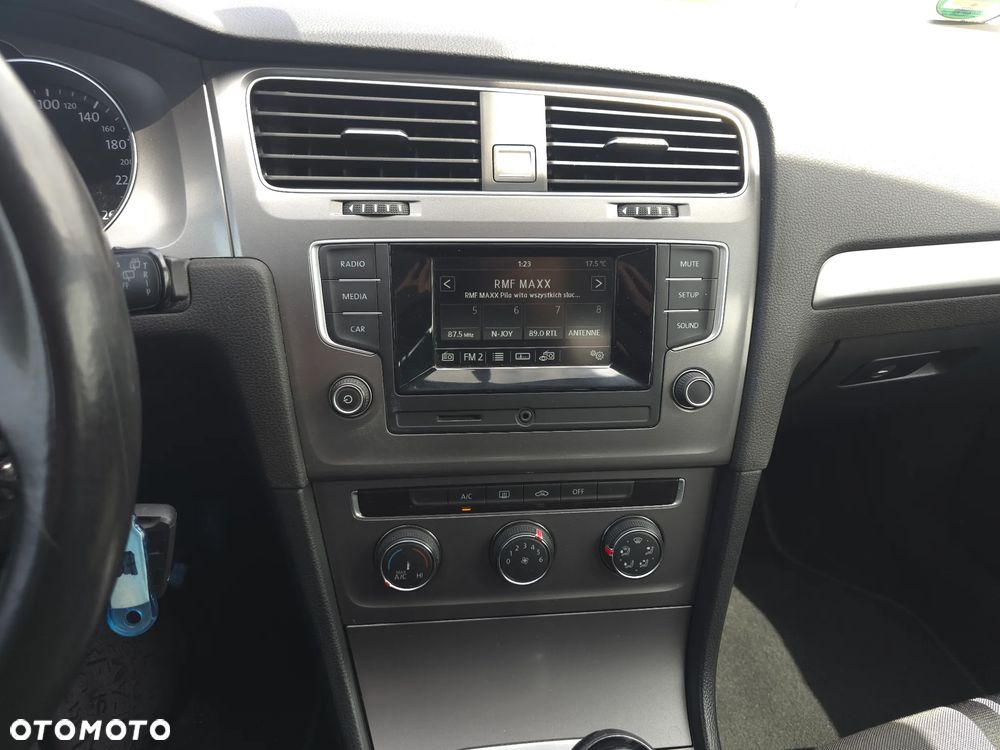 Volkswagen Golf 1.2 TSI BMT Trendline - 24