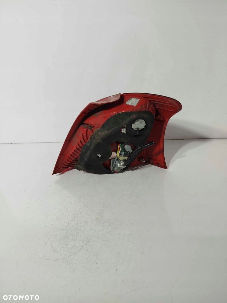 LAMPA LEWA TYLNA TOYOTA YARIS II 06-09 - 3