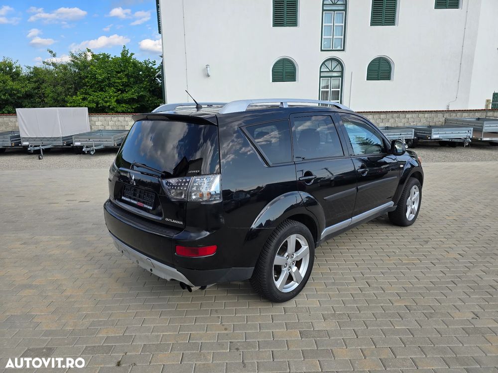 Mitsubishi Outlander 2.0 DI-D 4WD Invite - 20