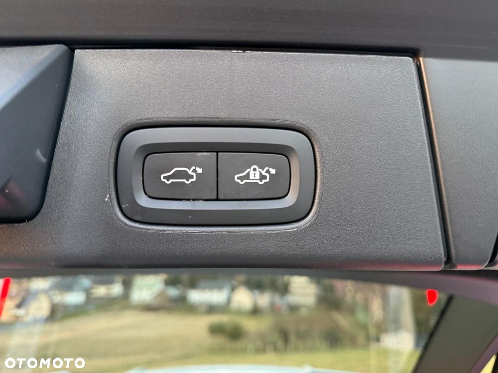 Volvo V90 Cross Country - 20