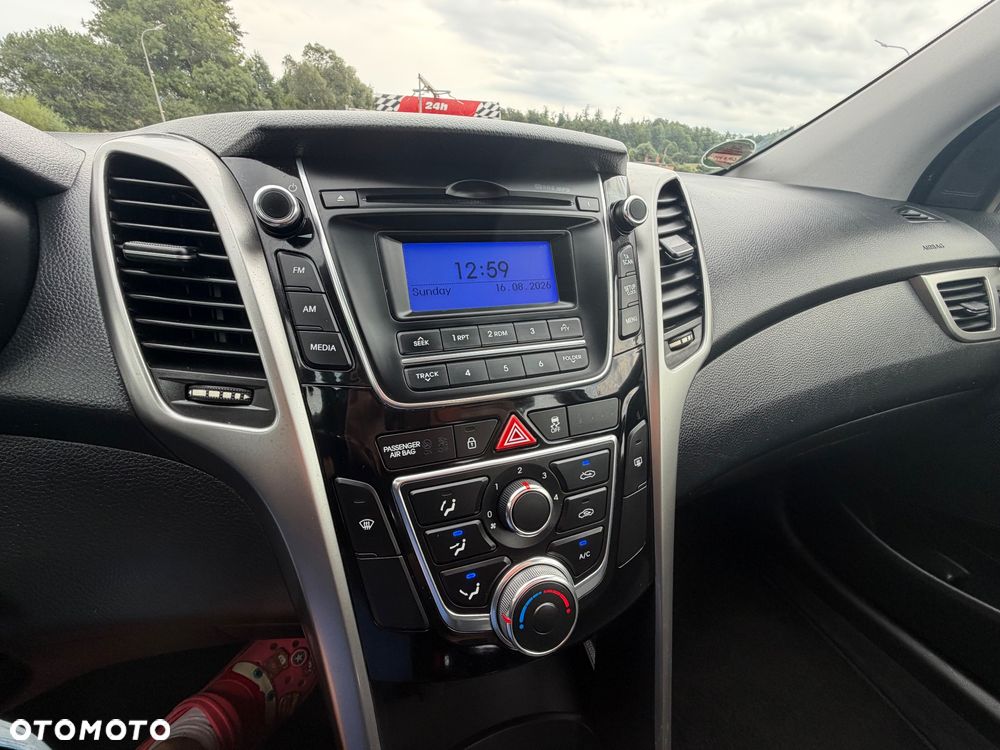 Hyundai i30 1.4 Comfort EU5 - 6