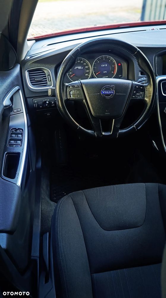Volvo V60 D3 Momentum - 24