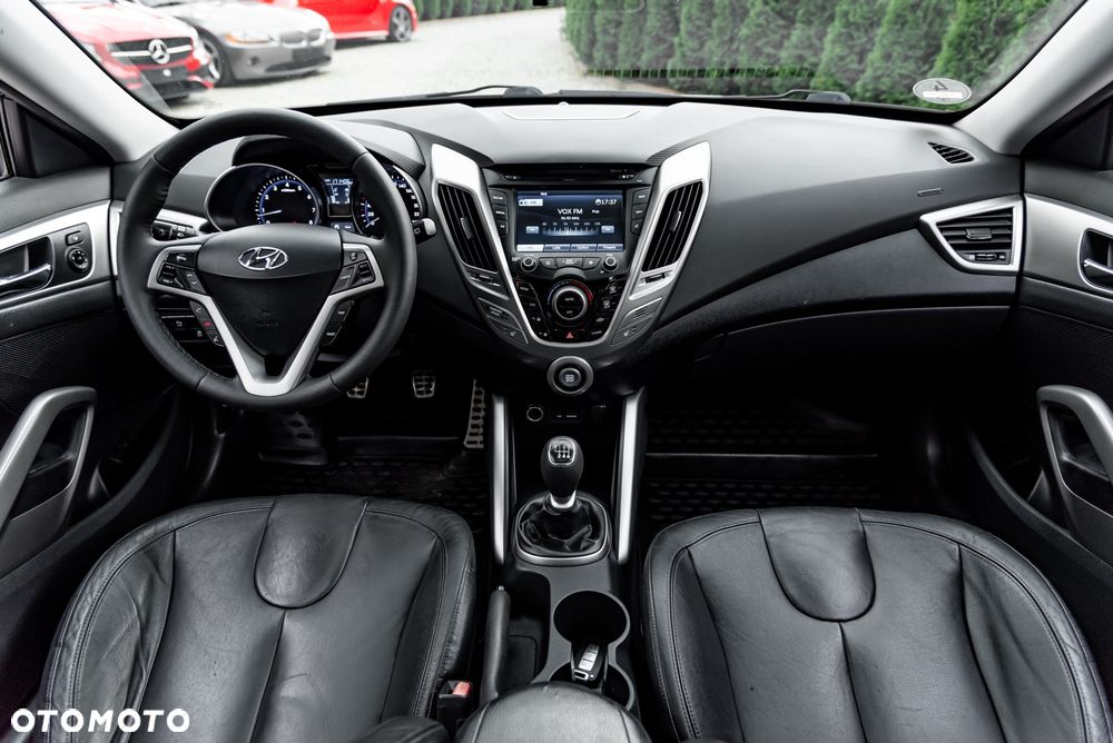 Hyundai Veloster 1.6 GDI Premium - 30