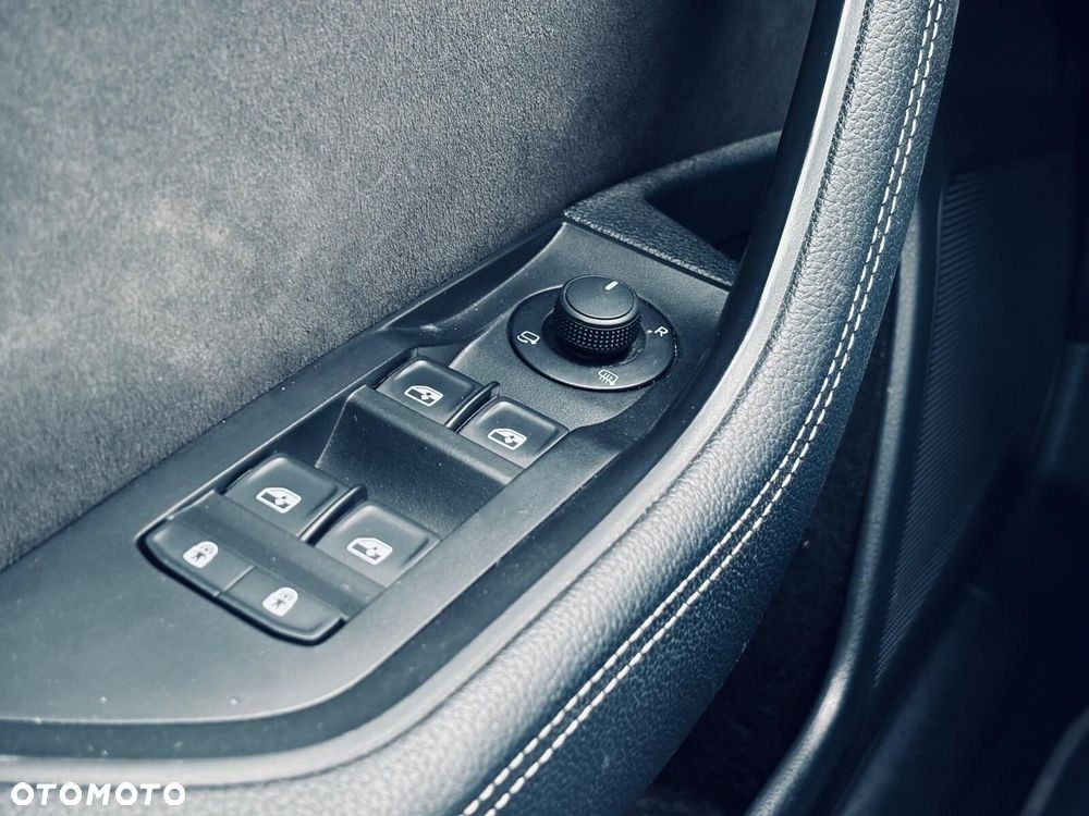 Skoda Superb 2.0 TDI SCR 4x4 Sportline DSG - 35