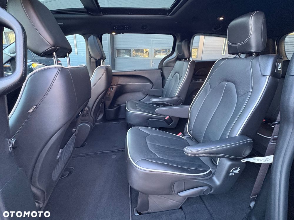 Chrysler Pacifica - 19