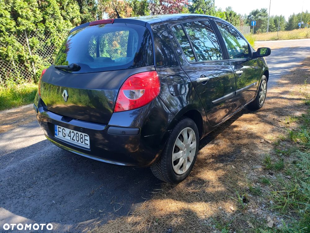 Renault Clio - 7
