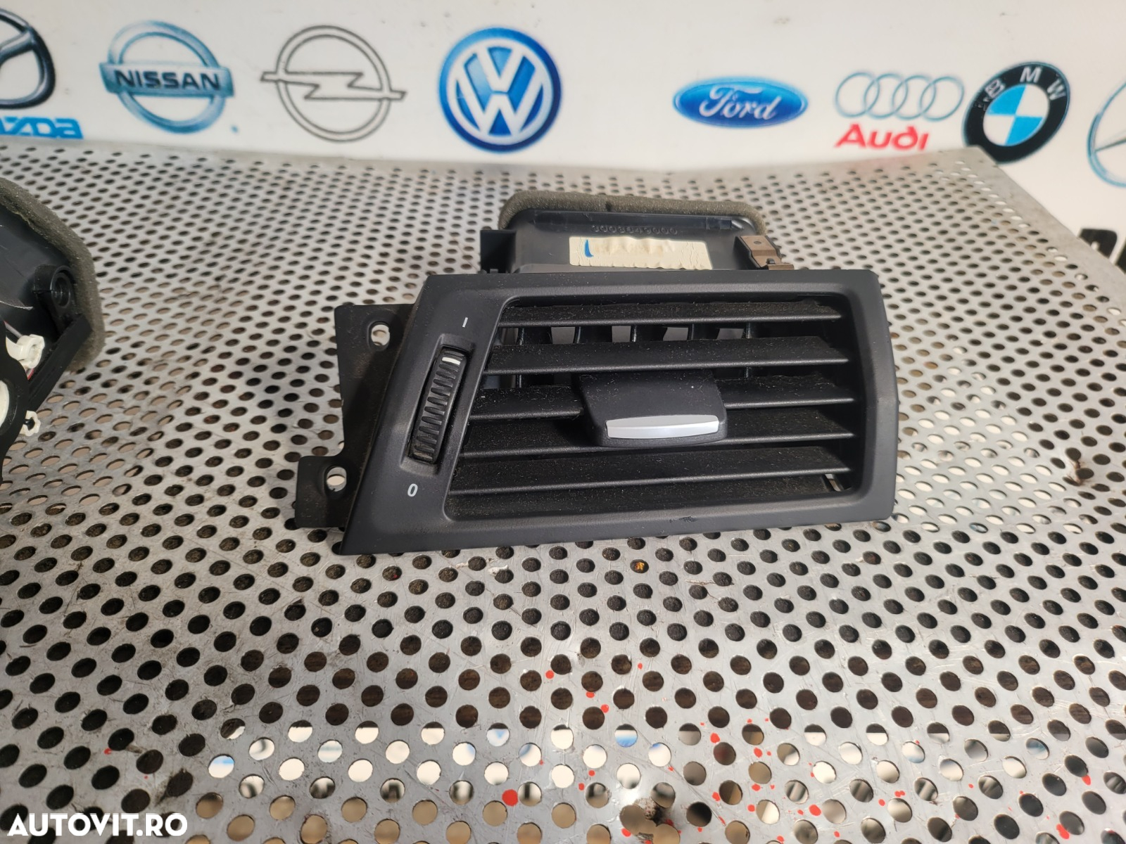 Grile Grila Aerisire Ventilatie Bord Bmw X3 F25 X4 F26 Volan Stanga Dezmembrez Bmw X4 F26 2.0 D Mot - 7