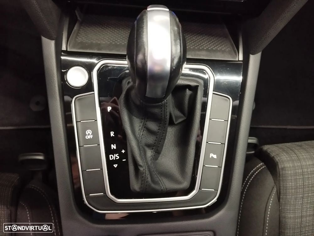 VW Passat Variant 2.0 TDI Business DSG - 35