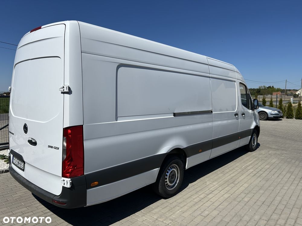 Mercedes-Benz SPRINTER - 4