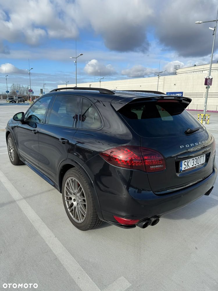 Porsche Cayenne GTS - 9