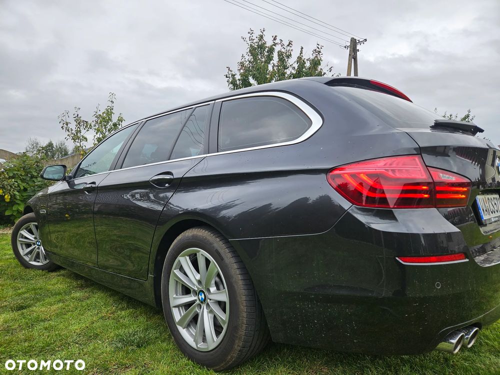 BMW Seria 5 520d xDrive Touring - 12