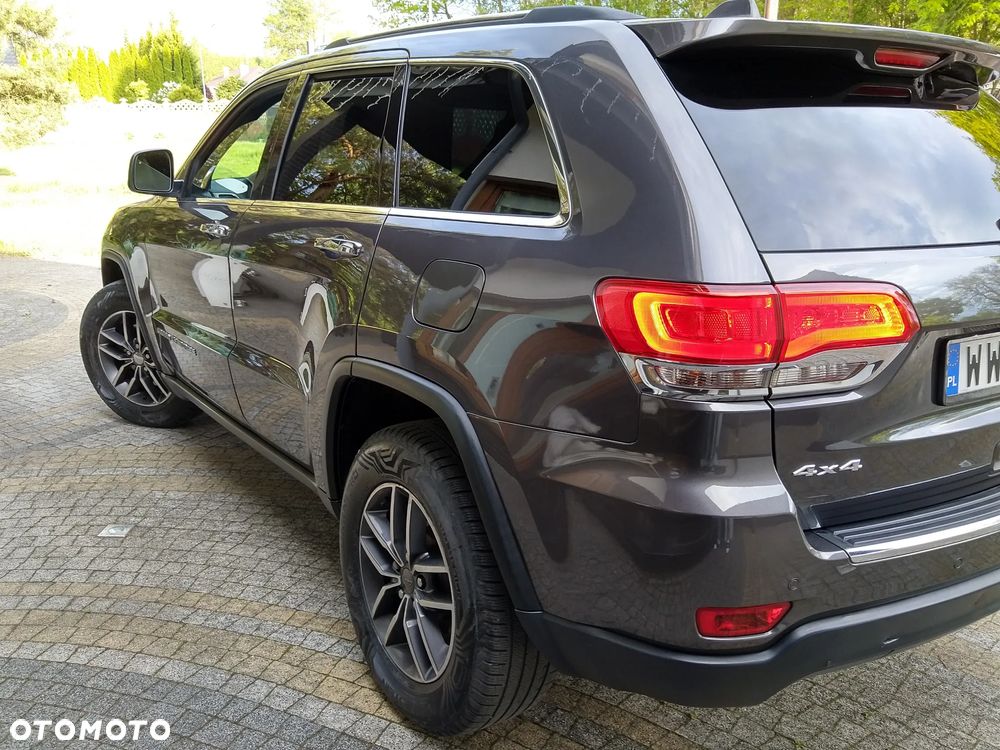 Jeep Grand Cherokee - 15