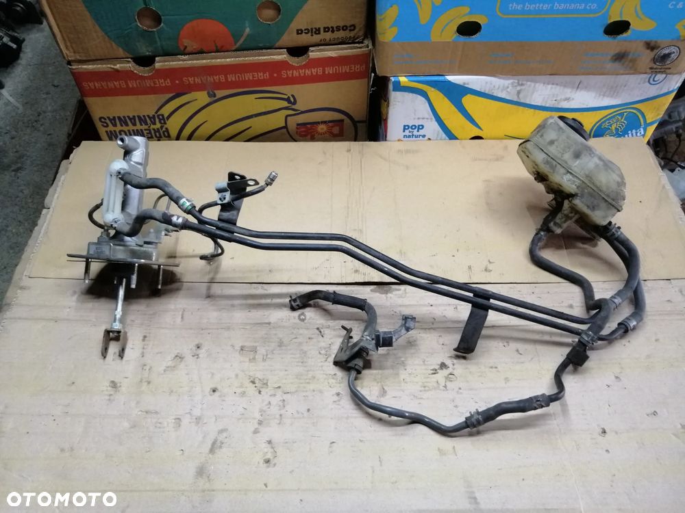 Toyota Prius II hybrid 1.5 16V pompa hamulcowa przewody zbiorniczek 47270-47010  132030-40120 - 14