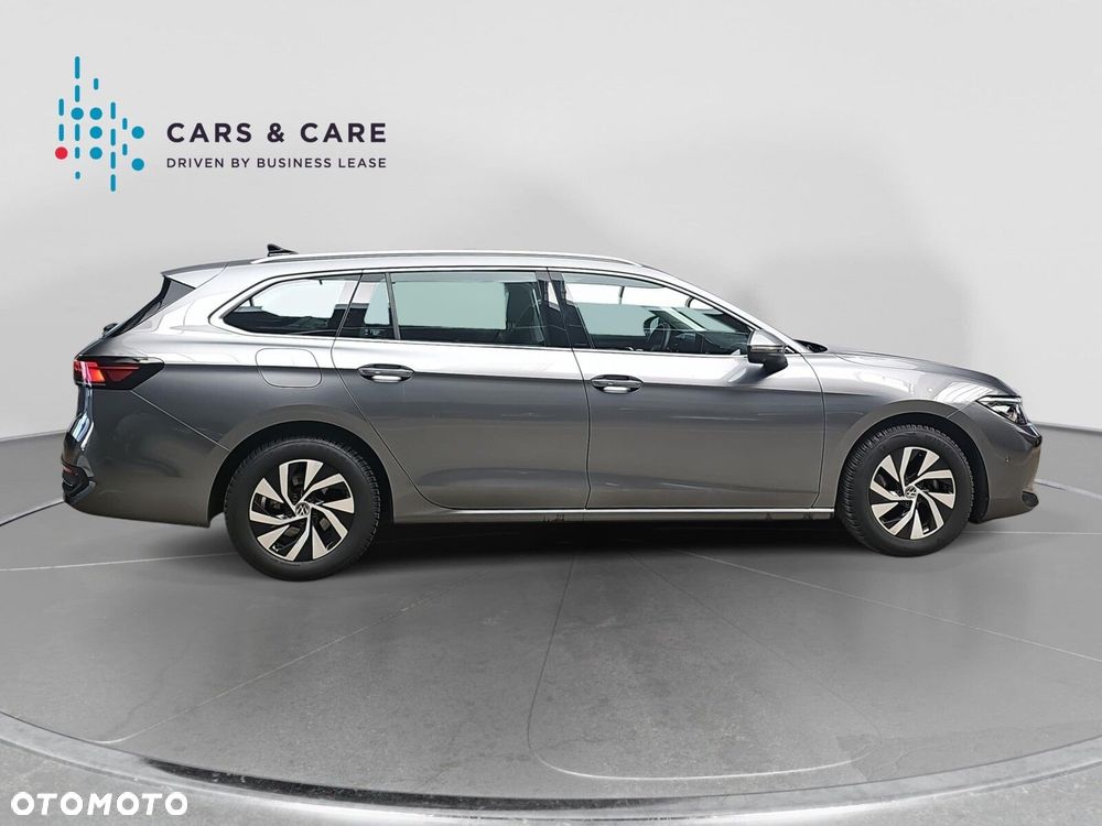 Volkswagen Passat - 25