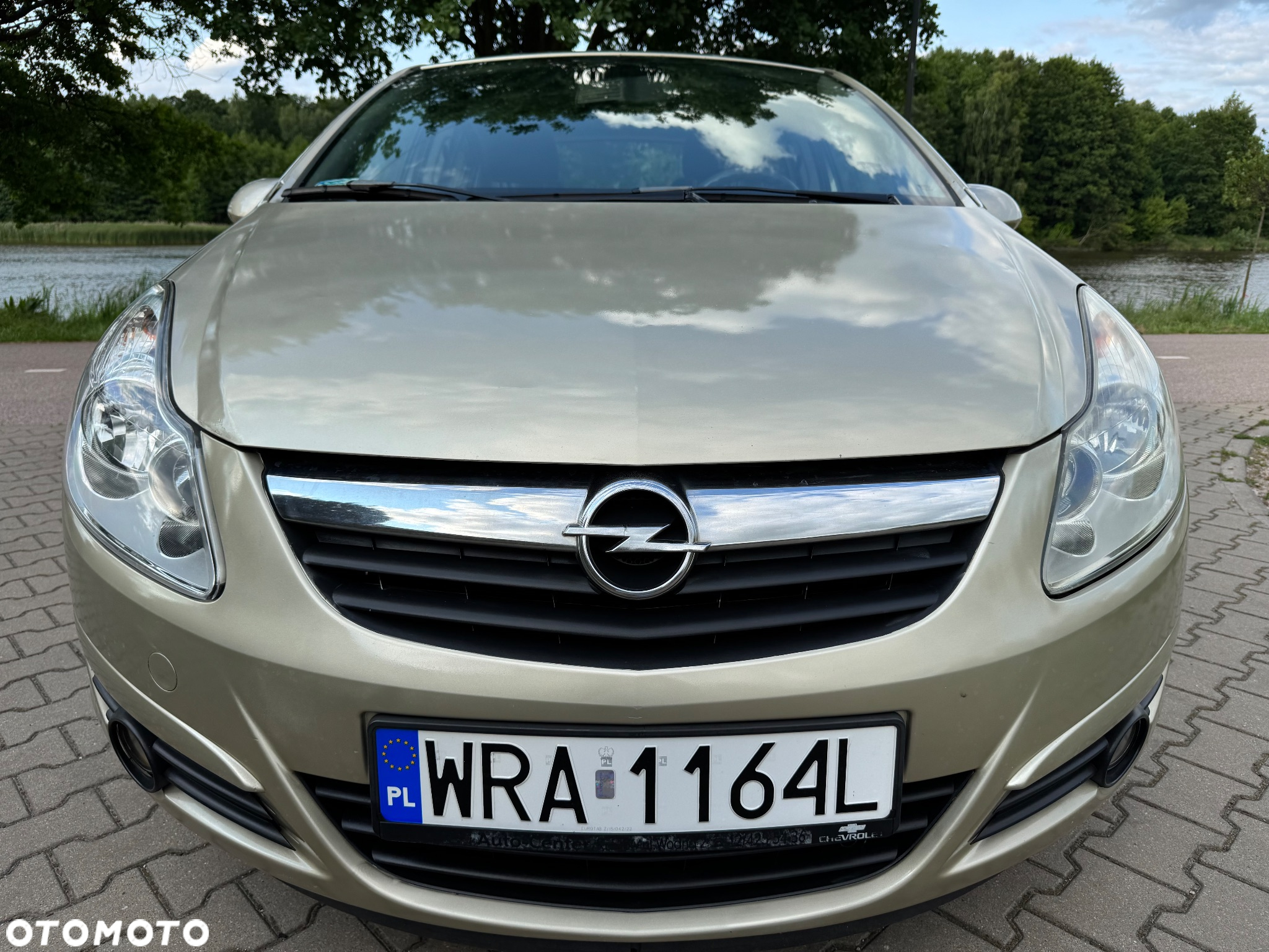 Opel Corsa 1.2 16V Essentia - 12