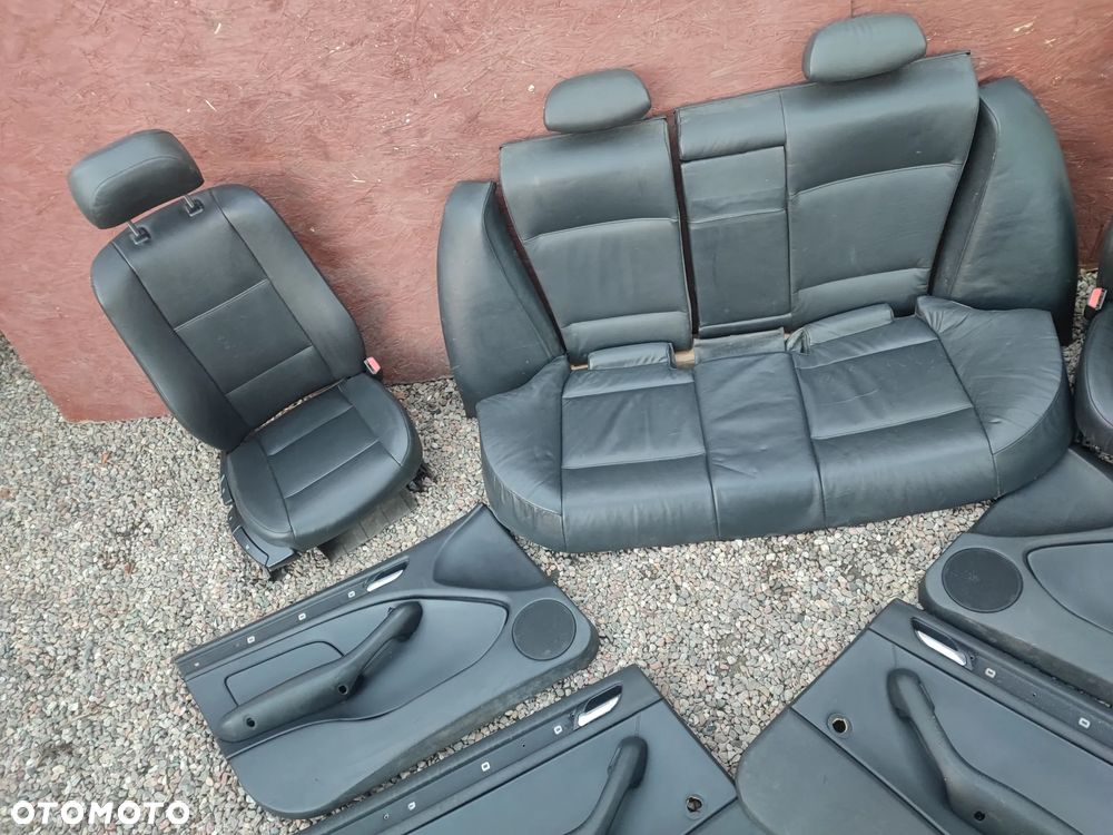 BMW E46 SEDAN ORYGINALNY KOMPLET FOTELI SKÓRZANYCH + KANAPA TYŁ SKŁADANA + BOCZKI EUROPA POD PODUSZKI AIR-BAG O NR. 52 20 8 214 940 / 52 20 8 214 970 / 52 10 8 214 910 OEM  W DOBRYM STANIE - 3