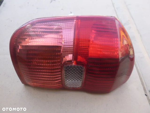LAMPA LEWY TYŁ LEWA TYLNA TOYOTA RAV4 II - 3
