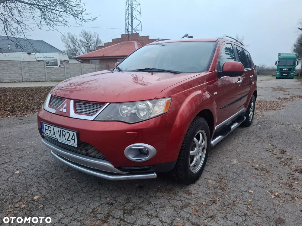 Mitsubishi Outlander - 2