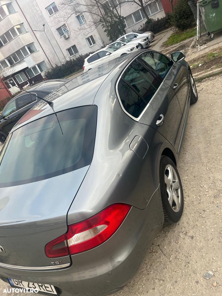 Skoda Superb 2.0 TDI Active - 6