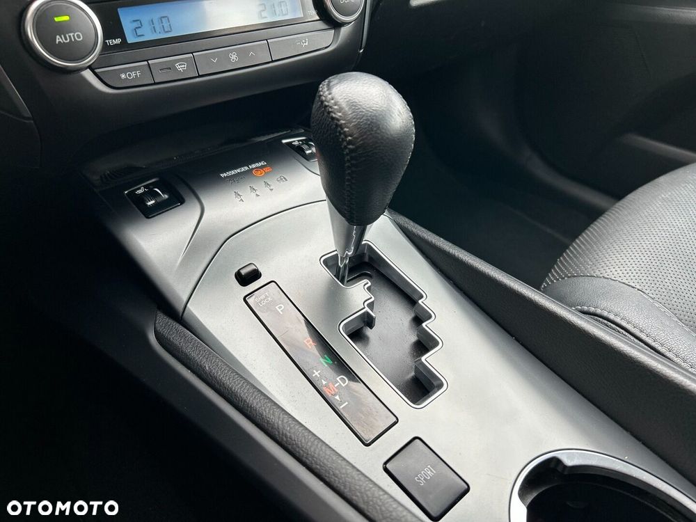Toyota Avensis - 18