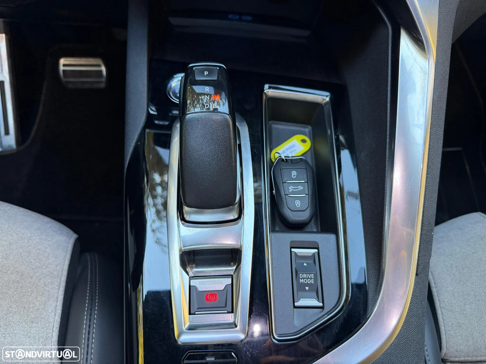 Peugeot 3008 1.6 Hybrid4 GT Pack e-EAT8 - 11