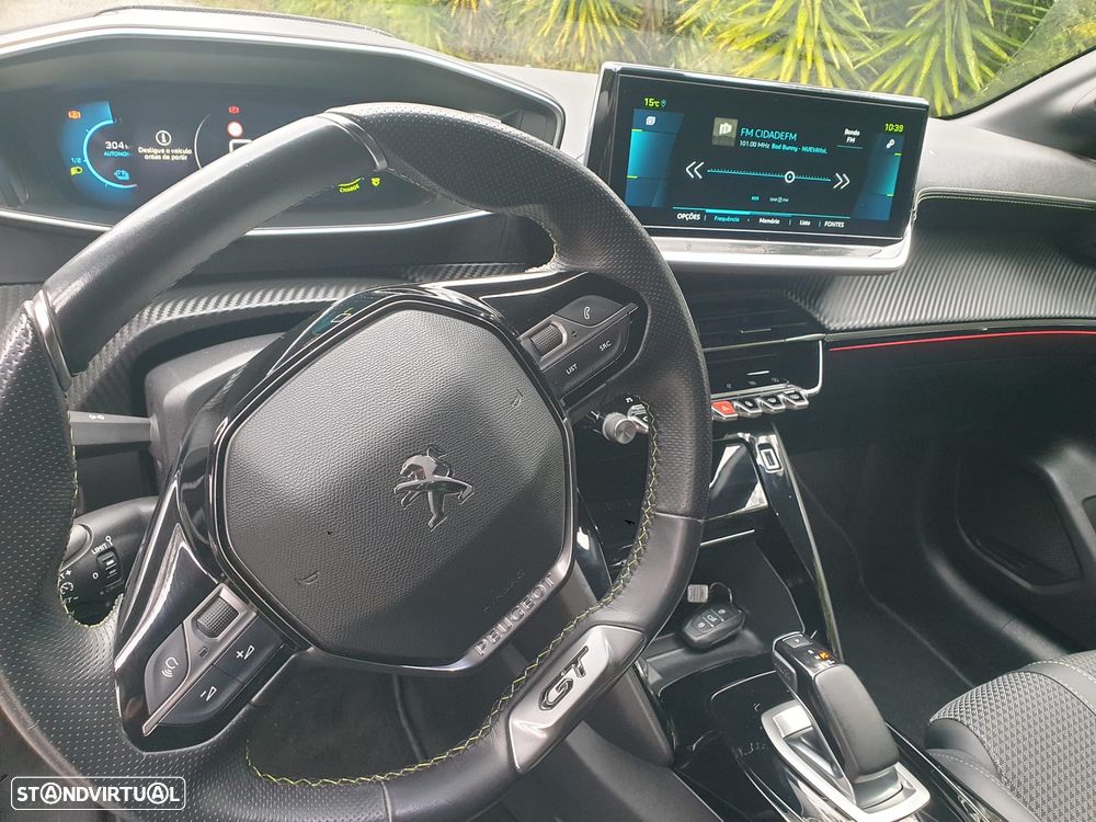 Peugeot e-208 GT - 12