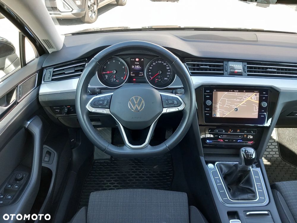 Volkswagen Passat 1.5 TSI EVO Business - 9
