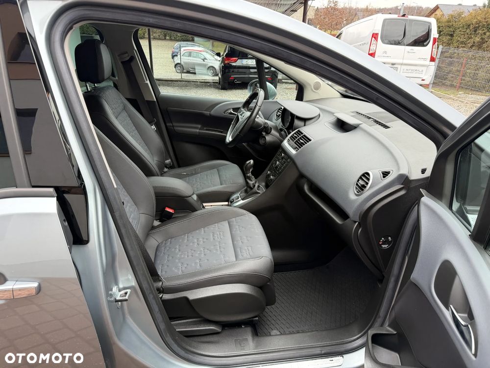 Opel Meriva 1.4 T Cosmo - 26