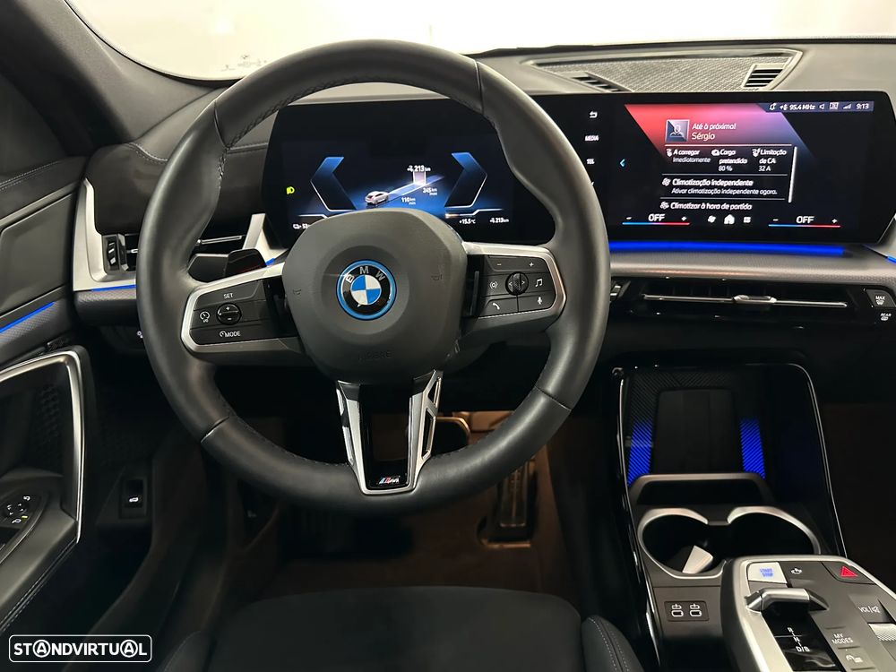 BMW iX2 eDrive20 Pack Desportivo M - 22
