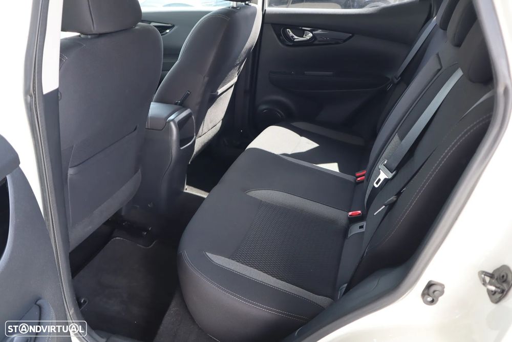 Nissan Qashqai 1.5 dCi N-Connecta PS - 9
