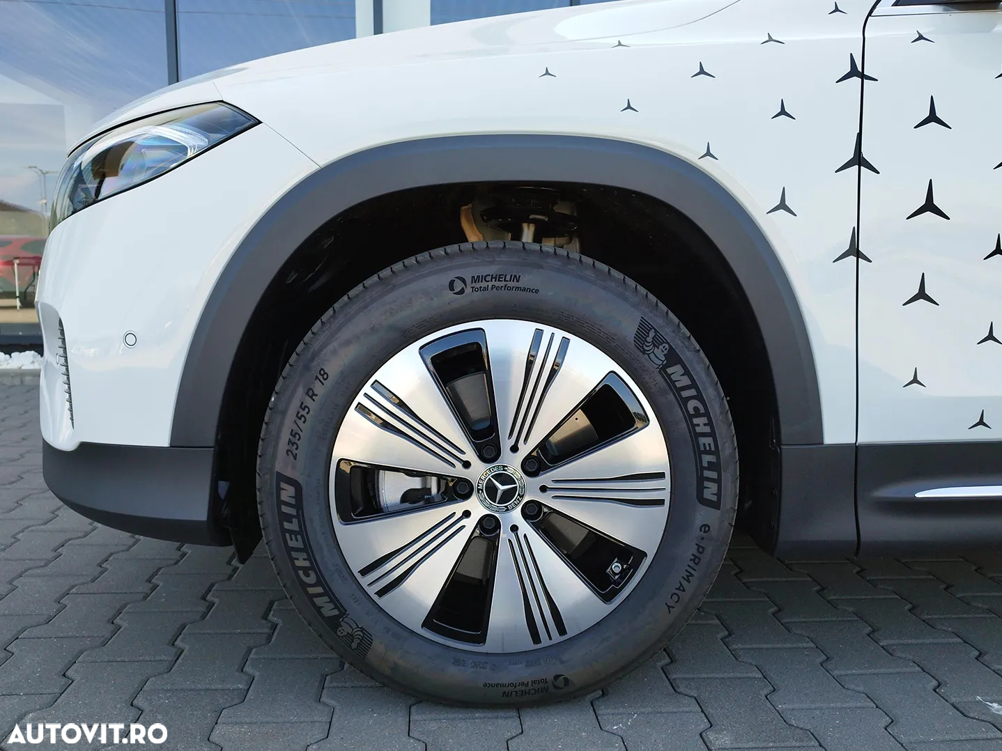 Mercedes-Benz EQB 300 4MATIC - 15