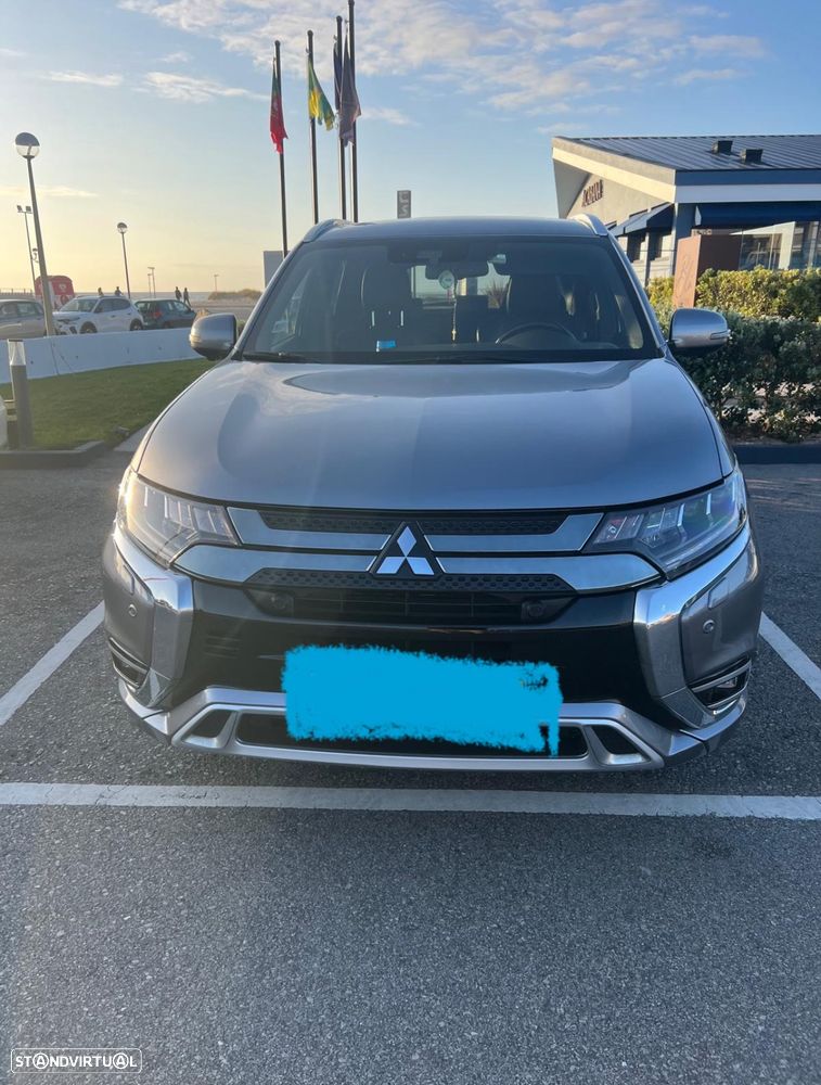 Mitsubishi Outlander - 1