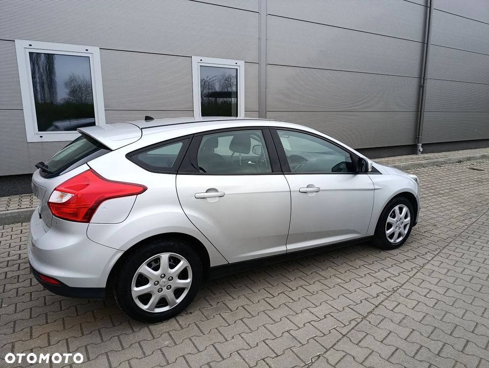 Ford Focus 1.6 Trend EU5 - 11