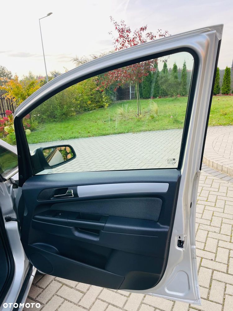 Opel Zafira - 21