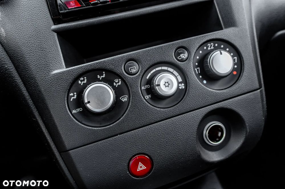 Mitsubishi Outlander - 23