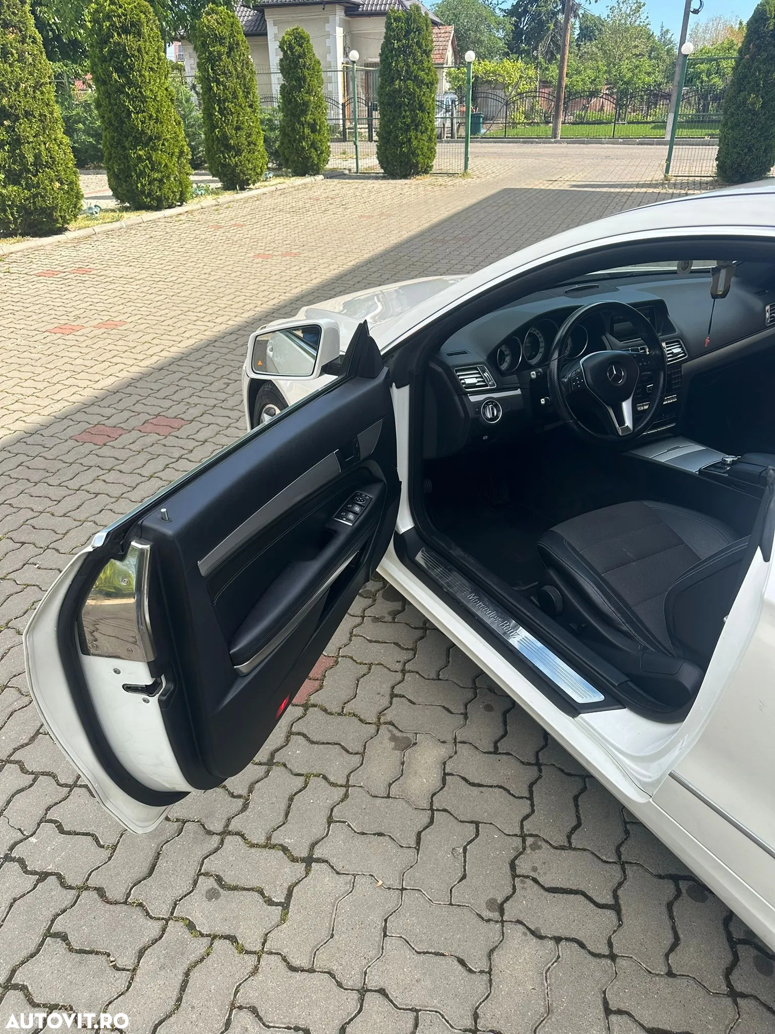 Mercedes-Benz E 200 Coupe 7G-TRONIC - 12